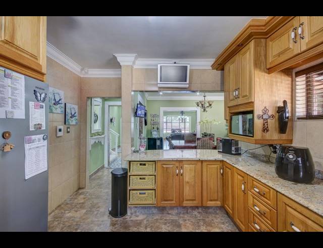 4 BEDROOM HOUSE SOLD IN DAWNCLIFFE